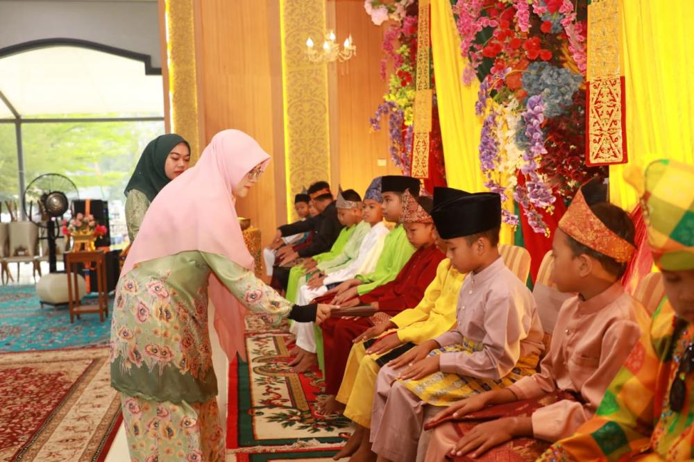 pemkab-siak-gelar-sunat-massal-dan-nikah-massal-di-rumah-rakyat